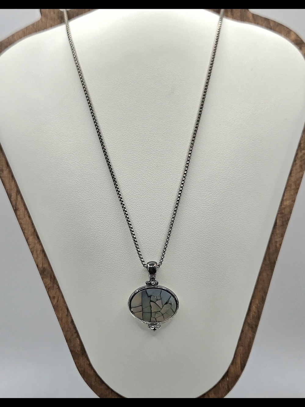 Vintage Liz Claiborne Mosaic Shell Pendant Necklace